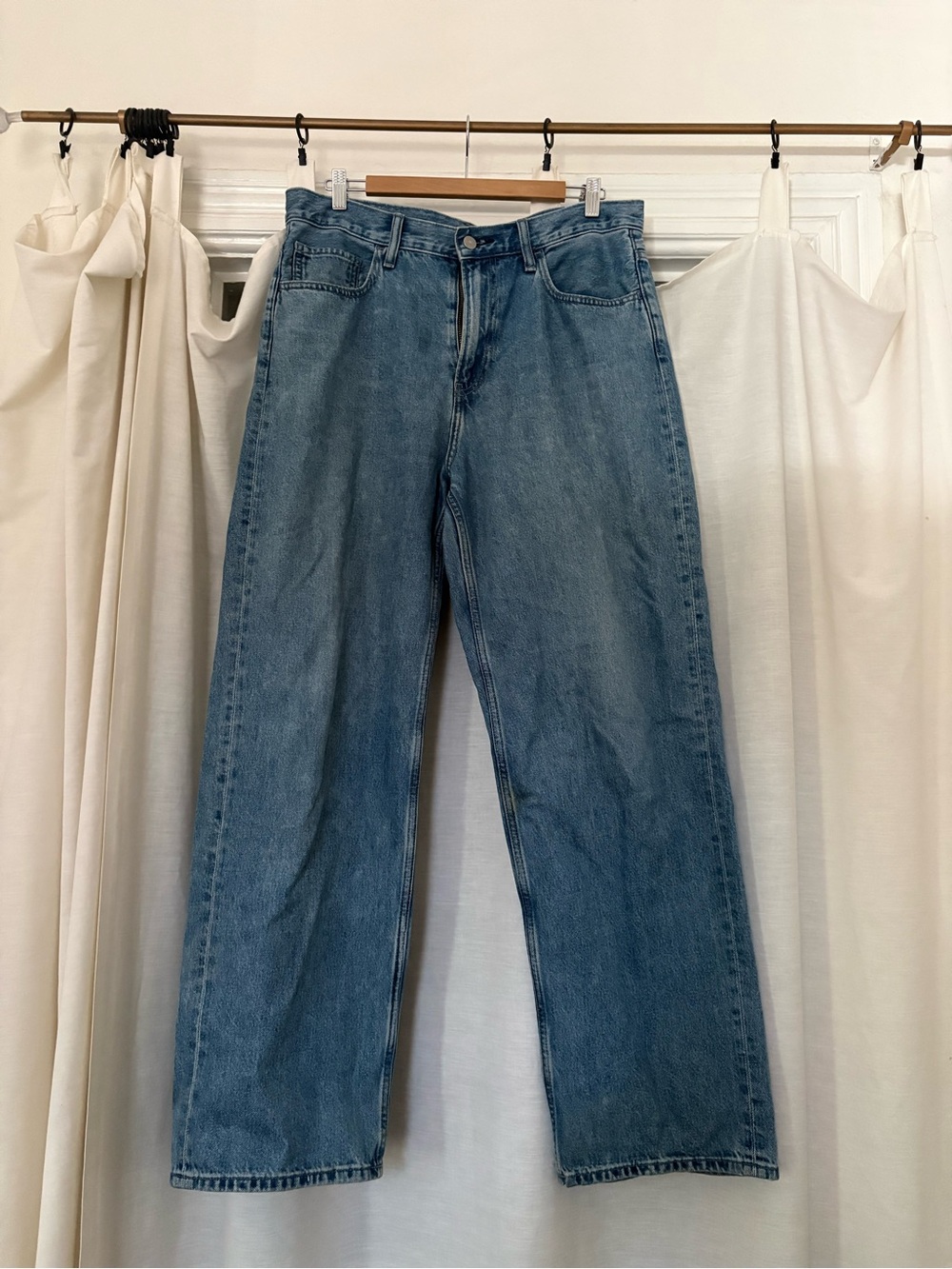 Uniqlo Men’s Straight Jeans in Medium Blue